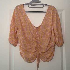 LEAVES TODAY-MAKE OFFER: H&M Milkmaid Top